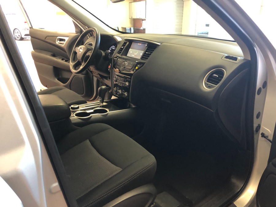 2019 Nissan Pathfinder 4x4 Sv, available for sale in Suffern, New York | Rockland Motor Sport. Suffern, New York 2019 Nissan Pathfinder 4x4 Sv, available for sale in Suffern, New York | Rockland Motor Sport. Suffern, New York