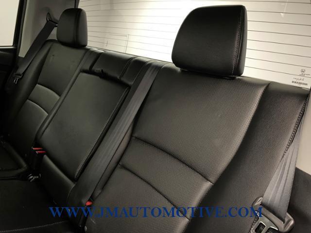 Used Honda Ridgeline RTL 4x4 Crew Cab 5.3' Bed 2017 | J&M Automotive Sls&Svc LLC. Naugatuck, Connecticut Used Honda Ridgeline RTL 4x4 Crew Cab 5.3' Bed 2017 | J&M Automotive Sls&Svc LLC. Naugatuck, Connecticut