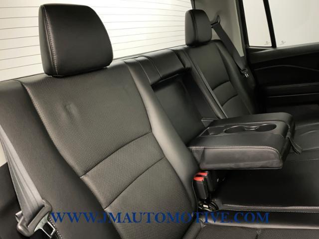 Used Honda Ridgeline RTL 4x4 Crew Cab 5.3' Bed 2017 | J&M Automotive Sls&Svc LLC. Naugatuck, Connecticut Used Honda Ridgeline RTL 4x4 Crew Cab 5.3' Bed 2017 | J&M Automotive Sls&Svc LLC. Naugatuck, Connecticut