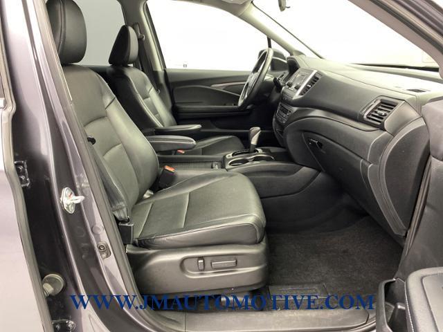 Used Honda Ridgeline RTL 4x4 Crew Cab 5.3' Bed 2017 | J&M Automotive Sls&Svc LLC. Naugatuck, Connecticut Used Honda Ridgeline RTL 4x4 Crew Cab 5.3' Bed 2017 | J&M Automotive Sls&Svc LLC. Naugatuck, Connecticut