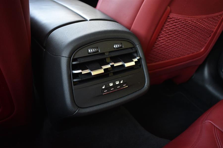 2019 Maserati Ghibli SQ4 AWD 4dr Sedan, available for sale in Great Neck, New York | Camy Cars. Great Neck, New York 2019 Maserati Ghibli SQ4 AWD 4dr Sedan, available for sale in Great Neck, New York | Camy Cars. Great Neck, New York