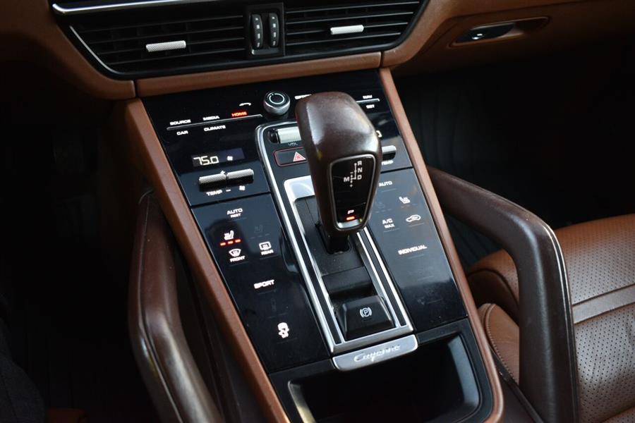 2019 Porsche Cayenne Base AWD 4dr SUV, available for sale in Great Neck, New York | Camy Cars. Great Neck, New York 2019 Porsche Cayenne Base AWD 4dr SUV, available for sale in Great Neck, New York | Camy Cars. Great Neck, New York