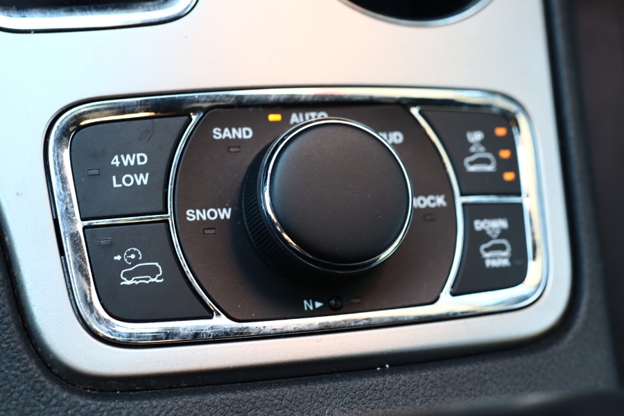 Used Jeep Grand Cherokee Overland 4x4 2018 | Hillside Auto Mall Inc.. Jamaica, New York Used Jeep Grand Cherokee Overland 4x4 2018 | Hillside Auto Mall Inc.. Jamaica, New York