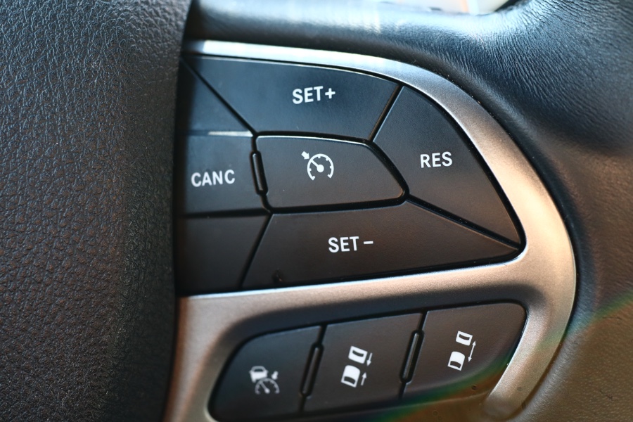 Used Jeep Grand Cherokee Overland 4x4 2018 | Hillside Auto Mall Inc.. Jamaica, New York Used Jeep Grand Cherokee Overland 4x4 2018 | Hillside Auto Mall Inc.. Jamaica, New York