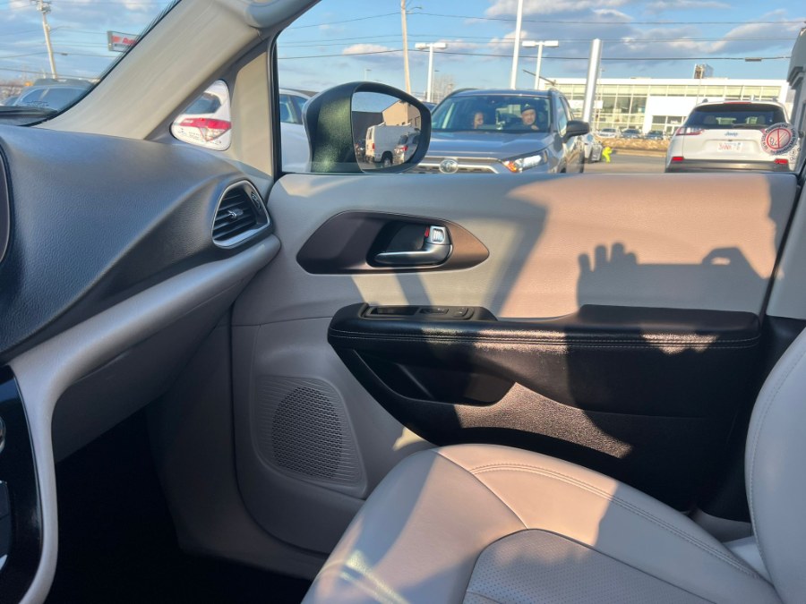 Used Chrysler Voyager LXI FWD 2021 | Inman Motors Sales. Medford, Massachusetts Used Chrysler Voyager LXI FWD 2021 | Inman Motors Sales. Medford, Massachusetts