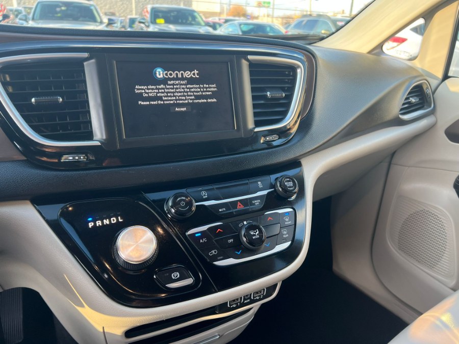 Used Chrysler Voyager LXI FWD 2021 | Inman Motors Sales. Medford, Massachusetts Used Chrysler Voyager LXI FWD 2021 | Inman Motors Sales. Medford, Massachusetts