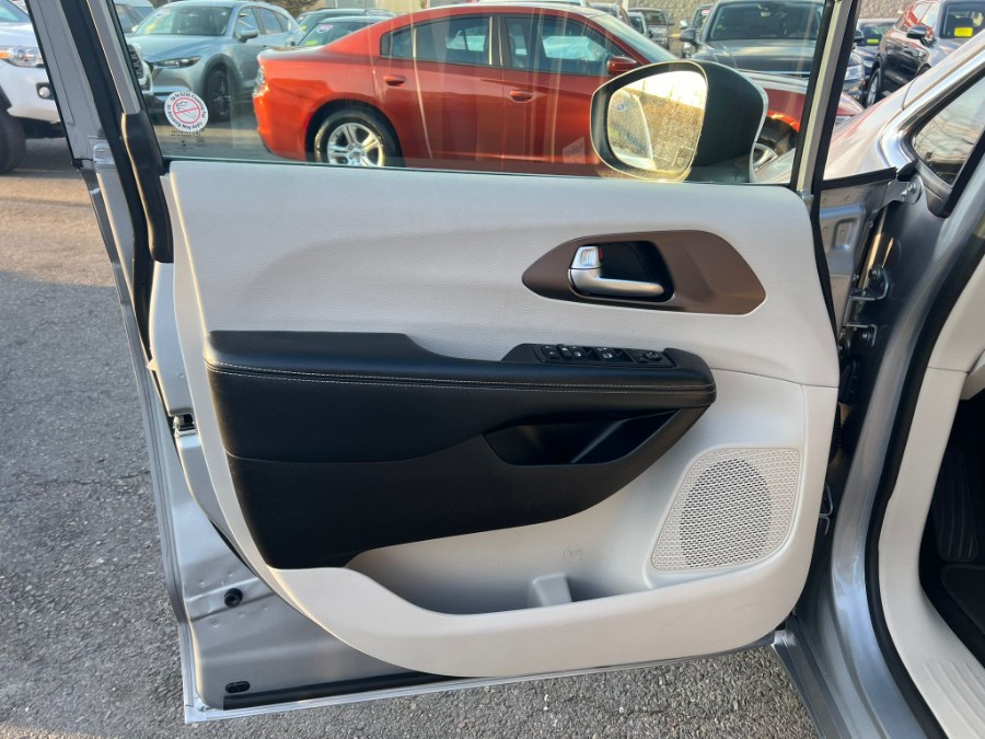 Used Chrysler Voyager LXI FWD 2021 | Inman Motors Sales. Medford, Massachusetts Used Chrysler Voyager LXI FWD 2021 | Inman Motors Sales. Medford, Massachusetts