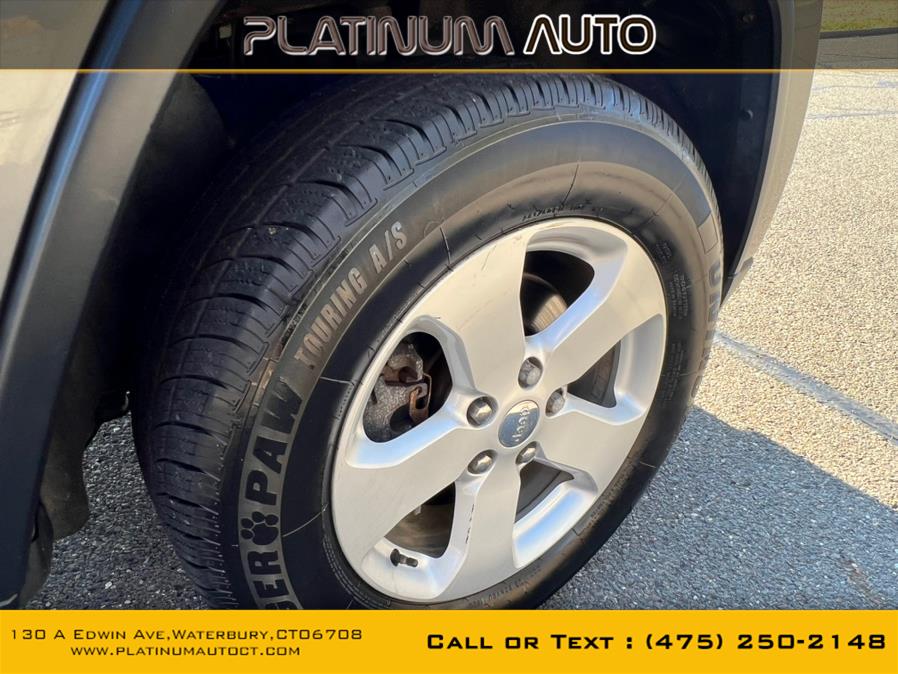 2012 Jeep Grand Cherokee 4WD 4dr Laredo, available for sale in Waterbury, Connecticut | Platinum Auto Care. Waterbury, Connecticut 2012 Jeep Grand Cherokee 4WD 4dr Laredo, available for sale in Waterbury, Connecticut | Platinum Auto Care. Waterbury, Connecticut