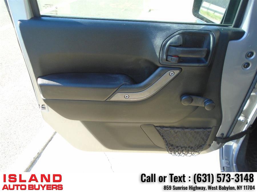 Used Jeep Wrangler Unlimited Sport 4x4 4dr SUV 2017 | Island Auto Buyers. West Babylon, New York Used Jeep Wrangler Unlimited Sport 4x4 4dr SUV 2017 | Island Auto Buyers. West Babylon, New York