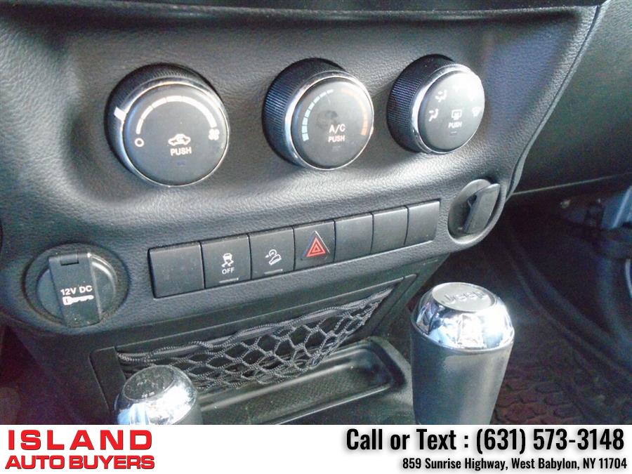 Used Jeep Wrangler Unlimited Sport 4x4 4dr SUV 2017 | Island Auto Buyers. West Babylon, New York Used Jeep Wrangler Unlimited Sport 4x4 4dr SUV 2017 | Island Auto Buyers. West Babylon, New York