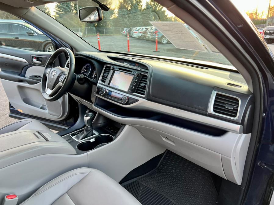 Used Toyota Highlander AWD 4dr V6 XLE (Natl) 2015 | Tru Auto Mall. Berlin, Connecticut Used Toyota Highlander AWD 4dr V6 XLE (Natl) 2015 | Tru Auto Mall. Berlin, Connecticut