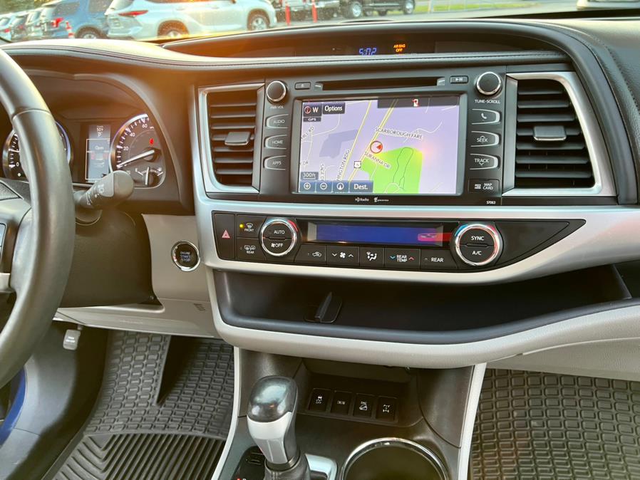 Used Toyota Highlander AWD 4dr V6 XLE (Natl) 2015 | Tru Auto Mall. Berlin, Connecticut Used Toyota Highlander AWD 4dr V6 XLE (Natl) 2015 | Tru Auto Mall. Berlin, Connecticut