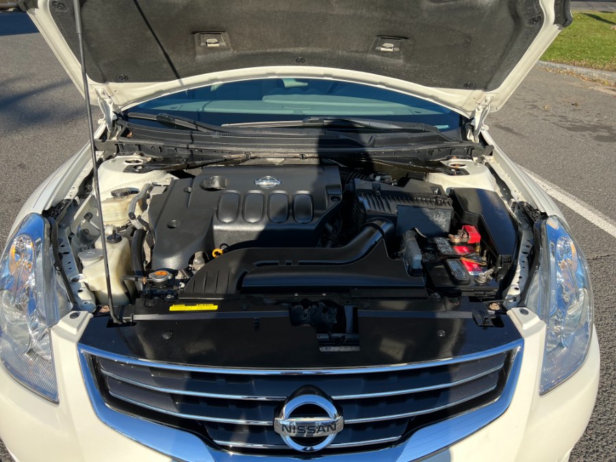 2010 Nissan Altima 4dr Sdn I4 CVT 2.5 S, available for sale in Hartford , Connecticut | Ledyard Auto Sale LLC. Hartford , Connecticut 2010 Nissan Altima 4dr Sdn I4 CVT 2.5 S, available for sale in Hartford , Connecticut | Ledyard Auto Sale LLC. Hartford , Connecticut