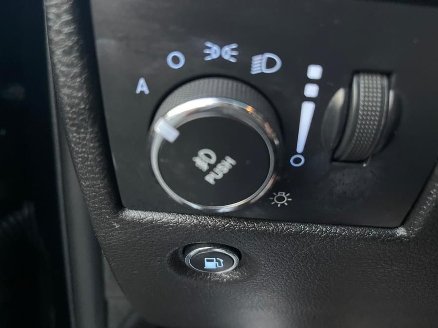 2017 Jeep Grand Cherokee Overland 4x4, available for sale in Newark, New Jersey | Champion Used Auto Sales LLC. Newark, New Jersey 2017 Jeep Grand Cherokee Overland 4x4, available for sale in Newark, New Jersey | Champion Used Auto Sales LLC. Newark, New Jersey