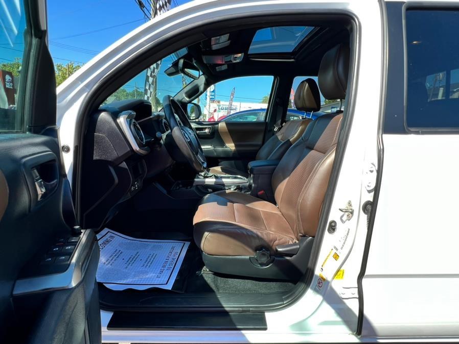 Used Toyota Tacoma 4WD Limited Double Cab 5'' Bed V6 AT (Natl) 2019 | Champion Used Auto Sales LLC. Newark, New Jersey Used Toyota Tacoma 4WD Limited Double Cab 5'' Bed V6 AT (Natl) 2019 | Champion Used Auto Sales LLC. Newark, New Jersey