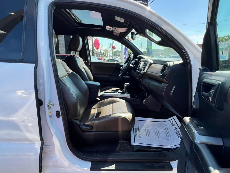 Used Toyota Tacoma 4WD Limited Double Cab 5'' Bed V6 AT (Natl) 2019 | Champion Used Auto Sales LLC. Newark, New Jersey Used Toyota Tacoma 4WD Limited Double Cab 5'' Bed V6 AT (Natl) 2019 | Champion Used Auto Sales LLC. Newark, New Jersey