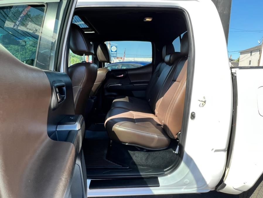 Used Toyota Tacoma 4WD Limited Double Cab 5'' Bed V6 AT (Natl) 2019 | Champion Used Auto Sales LLC. Newark, New Jersey Used Toyota Tacoma 4WD Limited Double Cab 5'' Bed V6 AT (Natl) 2019 | Champion Used Auto Sales LLC. Newark, New Jersey