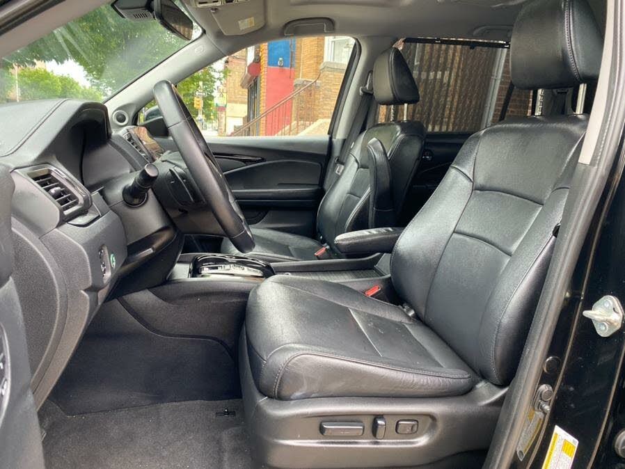 Used Honda Pilot Touring 7-Passenger AWD 2019 | Champion Used Auto Sales LLC. Newark, New Jersey Used Honda Pilot Touring 7-Passenger AWD 2019 | Champion Used Auto Sales LLC. Newark, New Jersey