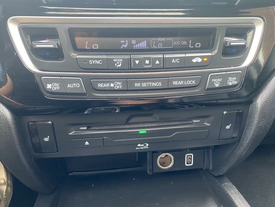 Used Honda Pilot Touring 7-Passenger AWD 2019 | Champion Used Auto Sales LLC. Newark, New Jersey Used Honda Pilot Touring 7-Passenger AWD 2019 | Champion Used Auto Sales LLC. Newark, New Jersey