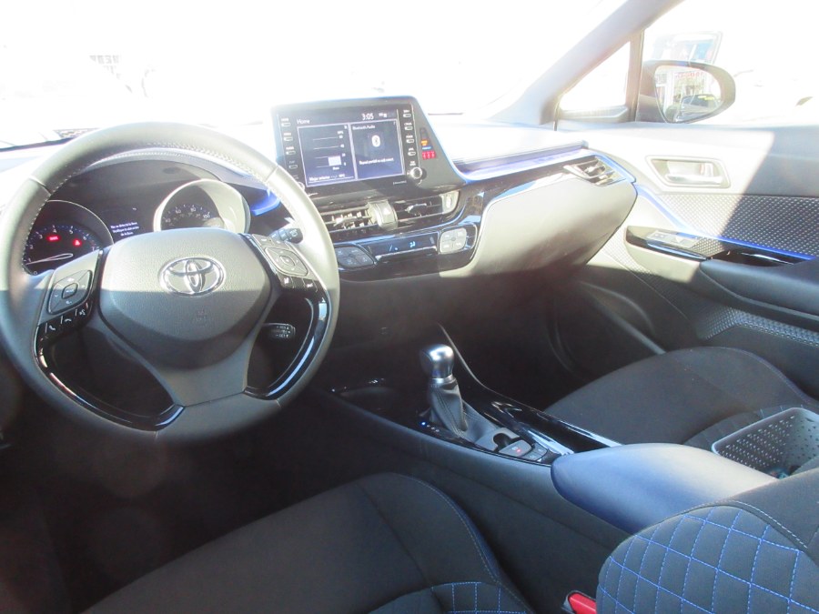2020 Toyota C-HR XLE FWD (Natl), available for sale in Linden, New Jersey | Route 27 Auto Mall. Linden, New Jersey 2020 Toyota C-HR XLE FWD (Natl), available for sale in Linden, New Jersey | Route 27 Auto Mall. Linden, New Jersey