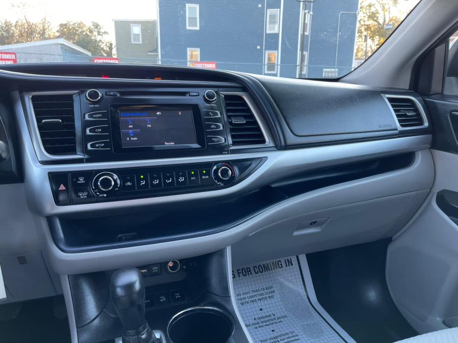 Used Toyota Highlander LE V6 AWD (Natl) 2019 | Auto Haus of Irvington Corp. Irvington , New Jersey