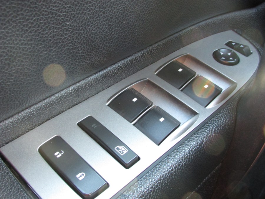 2013 Chevrolet Silverado 1500 4WD Crew Cab 143.5" LT, available for sale in East Windsor, Connecticut | United Auto Sales of E Windsor, Inc. East Windsor, Connecticut 2013 Chevrolet Silverado 1500 4WD Crew Cab 143.5" LT, available for sale in East Windsor, Connecticut | United Auto Sales of E Windsor, Inc. East Windsor, Connecticut