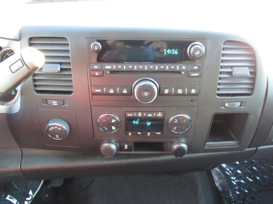 2013 Chevrolet Silverado 1500 4WD Crew Cab 143.5" LT, available for sale in East Windsor, Connecticut | United Auto Sales of E Windsor, Inc. East Windsor, Connecticut 2013 Chevrolet Silverado 1500 4WD Crew Cab 143.5" LT, available for sale in East Windsor, Connecticut | United Auto Sales of E Windsor, Inc. East Windsor, Connecticut