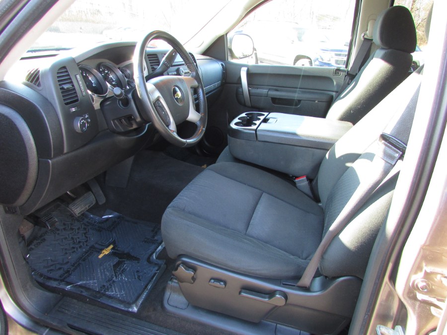 2013 Chevrolet Silverado 1500 4WD Crew Cab 143.5" LT, available for sale in East Windsor, Connecticut | United Auto Sales of E Windsor, Inc. East Windsor, Connecticut 2013 Chevrolet Silverado 1500 4WD Crew Cab 143.5" LT, available for sale in East Windsor, Connecticut | United Auto Sales of E Windsor, Inc. East Windsor, Connecticut