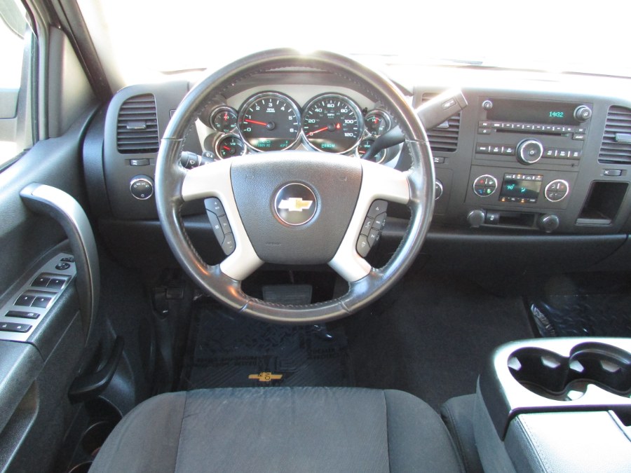 2013 Chevrolet Silverado 1500 4WD Crew Cab 143.5" LT, available for sale in East Windsor, Connecticut | United Auto Sales of E Windsor, Inc. East Windsor, Connecticut 2013 Chevrolet Silverado 1500 4WD Crew Cab 143.5" LT, available for sale in East Windsor, Connecticut | United Auto Sales of E Windsor, Inc. East Windsor, Connecticut