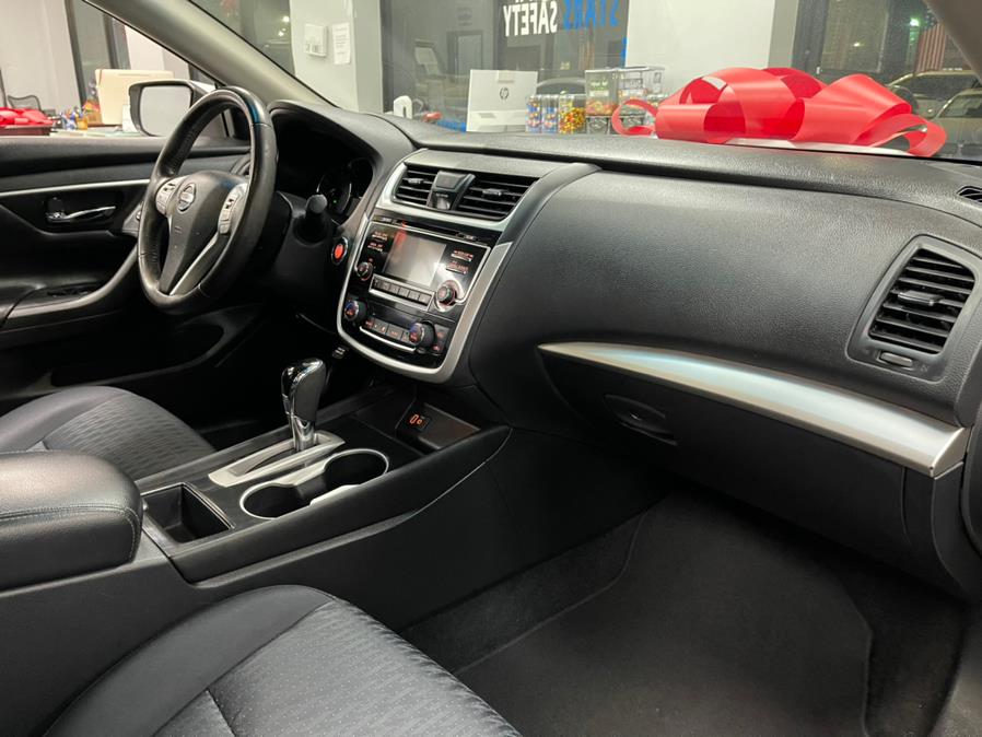 2018 Nissan Altima 2.5 SV Sedan, available for sale in Inwood, New York | 5 Towns Drive. Inwood, New York 2018 Nissan Altima 2.5 SV Sedan, available for sale in Inwood, New York | 5 Towns Drive. Inwood, New York