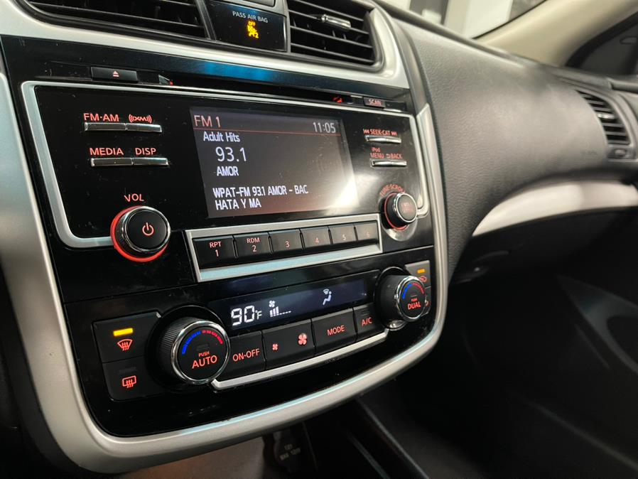2018 Nissan Altima 2.5 SV Sedan, available for sale in Inwood, New York | 5 Towns Drive. Inwood, New York 2018 Nissan Altima 2.5 SV Sedan, available for sale in Inwood, New York | 5 Towns Drive. Inwood, New York