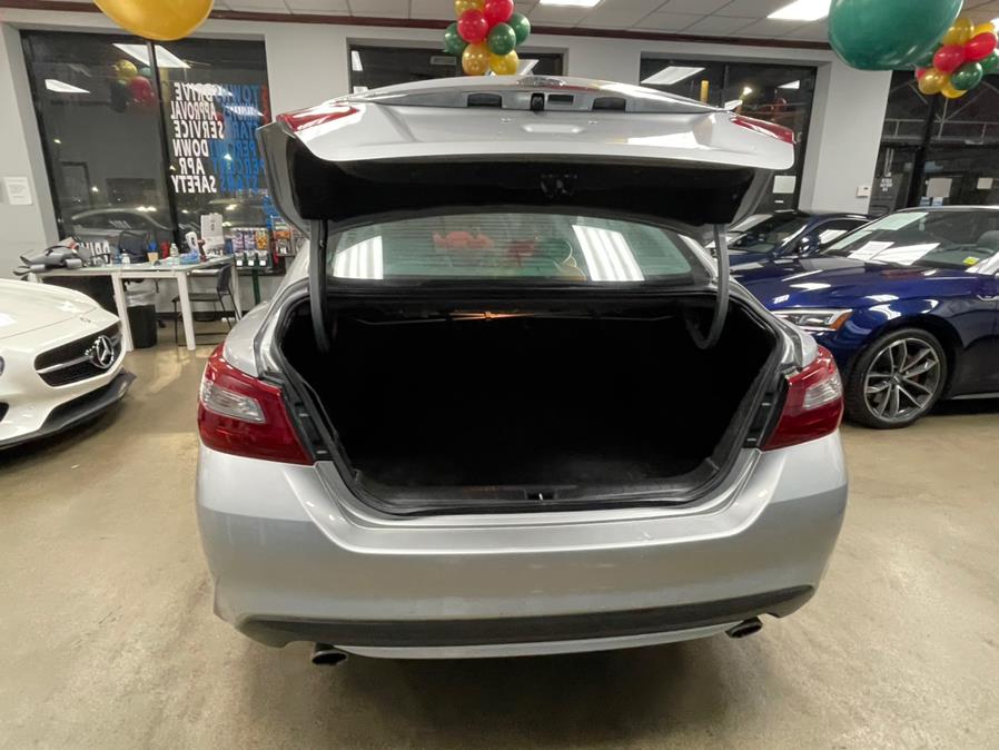 2018 Nissan Altima 2.5 SV Sedan, available for sale in Inwood, New York | 5 Towns Drive. Inwood, New York 2018 Nissan Altima 2.5 SV Sedan, available for sale in Inwood, New York | 5 Towns Drive. Inwood, New York