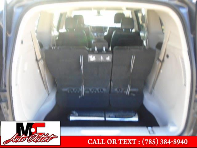 Used Chrysler Pacifica Touring-L FWD 2017 | M C Auto Outlet Inc. Colby, Kansas Used Chrysler Pacifica Touring-L FWD 2017 | M C Auto Outlet Inc. Colby, Kansas