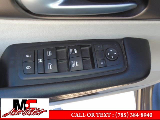 Used Chrysler Pacifica Touring-L FWD 2017 | M C Auto Outlet Inc. Colby, Kansas Used Chrysler Pacifica Touring-L FWD 2017 | M C Auto Outlet Inc. Colby, Kansas