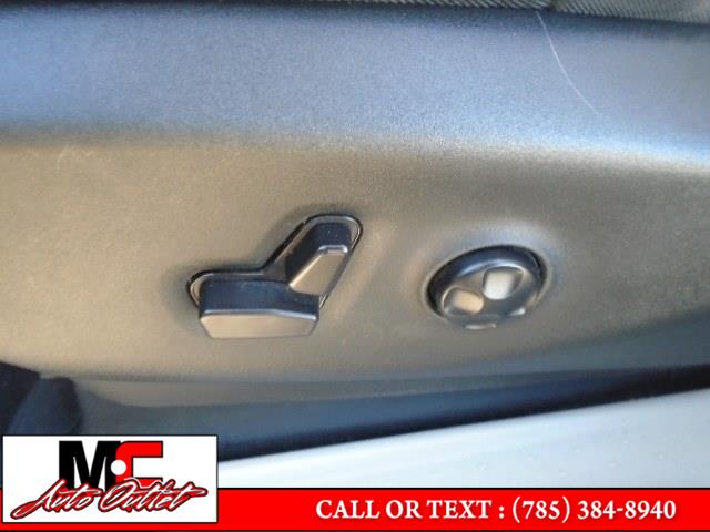 Used Chrysler Pacifica Touring-L FWD 2017 | M C Auto Outlet Inc. Colby, Kansas Used Chrysler Pacifica Touring-L FWD 2017 | M C Auto Outlet Inc. Colby, Kansas