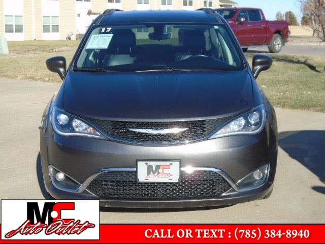 Used Chrysler Pacifica Touring-L FWD 2017 | M C Auto Outlet Inc. Colby, Kansas Used Chrysler Pacifica Touring-L FWD 2017 | M C Auto Outlet Inc. Colby, Kansas