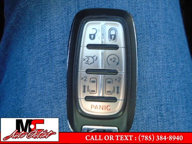 Used Chrysler Pacifica Touring-L FWD 2017 | M C Auto Outlet Inc. Colby, Kansas Used Chrysler Pacifica Touring-L FWD 2017 | M C Auto Outlet Inc. Colby, Kansas
