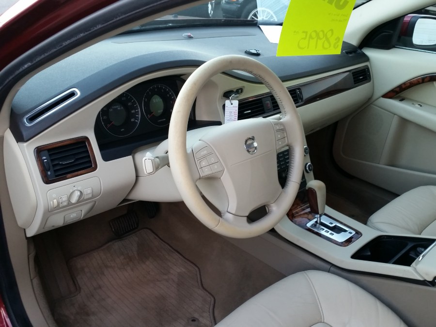 Used Volvo V70 4dr Wgn w/Sunroof 2009 | Action Automotive. Berlin, Connecticut Used Volvo V70 4dr Wgn w/Sunroof 2009 | Action Automotive. Berlin, Connecticut