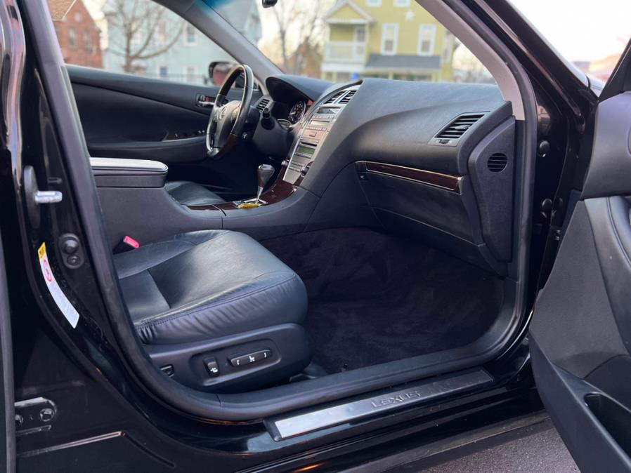 Used Lexus ES 350 4dr Sdn 2012 | Jordan Auto Sales. Springfield, Massachusetts Used Lexus ES 350 4dr Sdn 2012 | Jordan Auto Sales. Springfield, Massachusetts