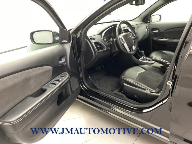 2013 Chrysler 200 4dr Sdn Limited, available for sale in Naugatuck, Connecticut | J&M Automotive Sls&Svc LLC. Naugatuck, Connecticut 2013 Chrysler 200 4dr Sdn Limited, available for sale in Naugatuck, Connecticut | J&M Automotive Sls&Svc LLC. Naugatuck, Connecticut