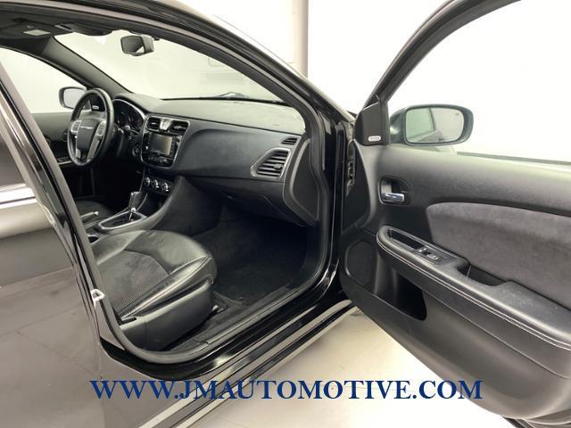 2013 Chrysler 200 4dr Sdn Limited, available for sale in Naugatuck, Connecticut | J&M Automotive Sls&Svc LLC. Naugatuck, Connecticut 2013 Chrysler 200 4dr Sdn Limited, available for sale in Naugatuck, Connecticut | J&M Automotive Sls&Svc LLC. Naugatuck, Connecticut