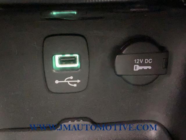 2013 Chrysler 200 4dr Sdn Limited, available for sale in Naugatuck, Connecticut | J&M Automotive Sls&Svc LLC. Naugatuck, Connecticut 2013 Chrysler 200 4dr Sdn Limited, available for sale in Naugatuck, Connecticut | J&M Automotive Sls&Svc LLC. Naugatuck, Connecticut