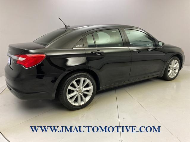 2013 Chrysler 200 4dr Sdn Limited, available for sale in Naugatuck, Connecticut | J&M Automotive Sls&Svc LLC. Naugatuck, Connecticut 2013 Chrysler 200 4dr Sdn Limited, available for sale in Naugatuck, Connecticut | J&M Automotive Sls&Svc LLC. Naugatuck, Connecticut