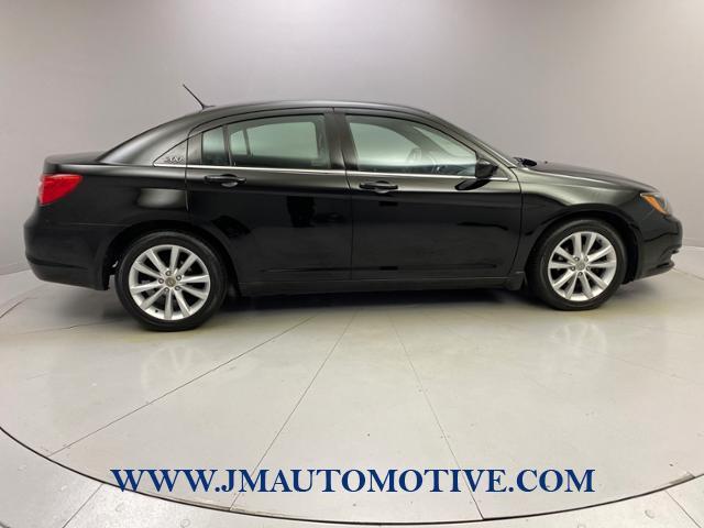 2013 Chrysler 200 4dr Sdn Limited, available for sale in Naugatuck, Connecticut | J&M Automotive Sls&Svc LLC. Naugatuck, Connecticut 2013 Chrysler 200 4dr Sdn Limited, available for sale in Naugatuck, Connecticut | J&M Automotive Sls&Svc LLC. Naugatuck, Connecticut