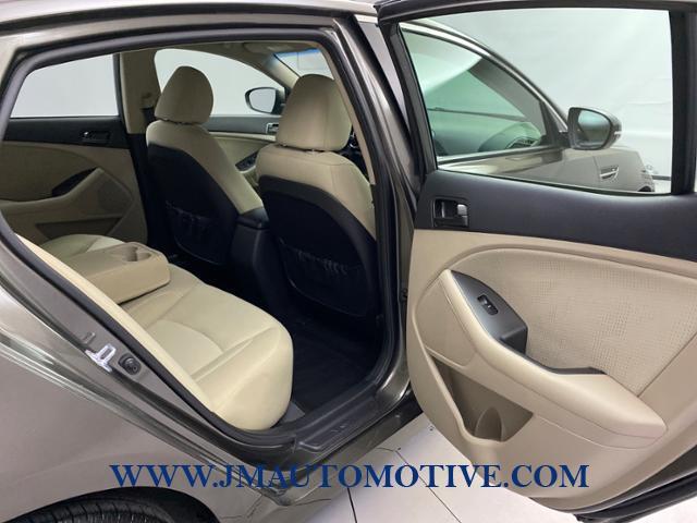 Used Kia Optima 4dr Sdn 2.4L Auto LX 2012 | J&M Automotive Sls&Svc LLC. Naugatuck, Connecticut Used Kia Optima 4dr Sdn 2.4L Auto LX 2012 | J&M Automotive Sls&Svc LLC. Naugatuck, Connecticut