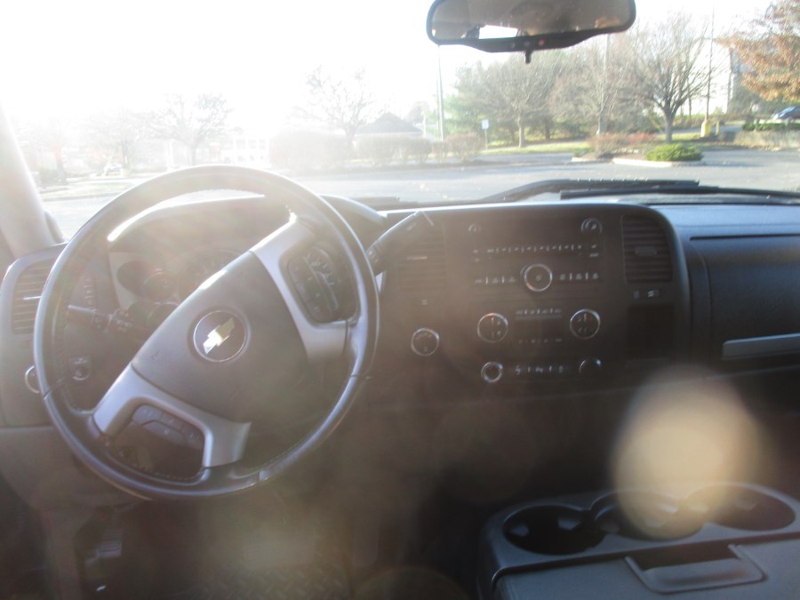 Used Chevrolet Silverado 1500 4WD Ext Cab 143.5" LT 2013 | Universal Motors LLC. New Britain, Connecticut Used Chevrolet Silverado 1500 4WD Ext Cab 143.5" LT 2013 | Universal Motors LLC. New Britain, Connecticut