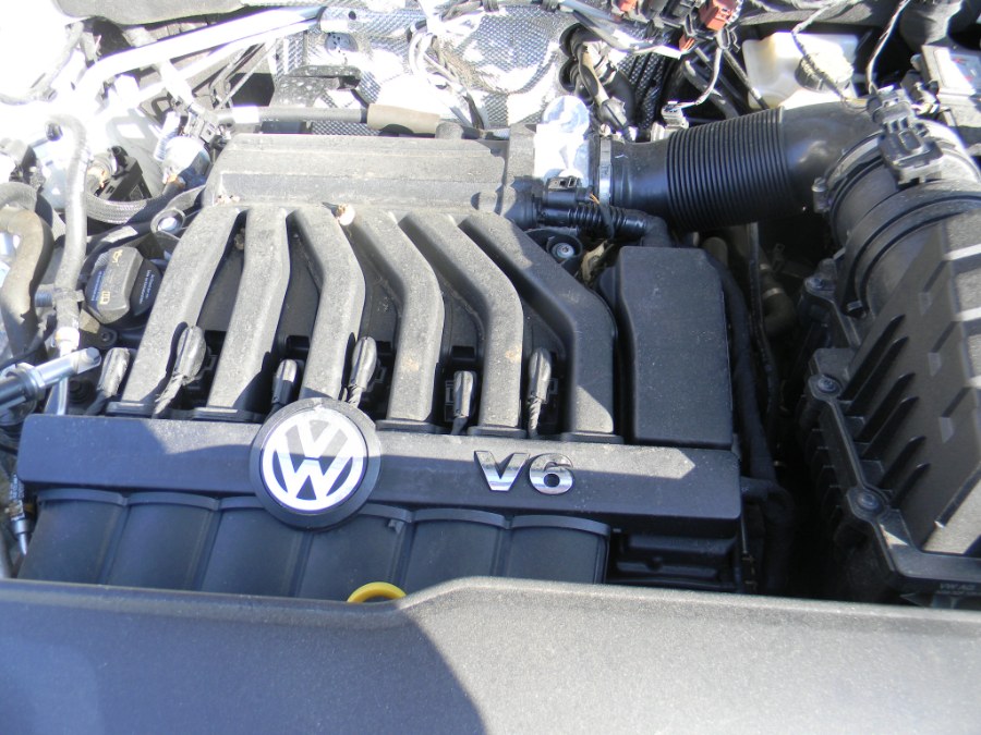 2018 Volkswagen Atlas 3.6L V6 SEL Premium 4MOTION, available for sale in Southborough, Massachusetts | M&M Vehicles Inc dba Central Motors. Southborough, Massachusetts 2018 Volkswagen Atlas 3.6L V6 SEL Premium 4MOTION, available for sale in Southborough, Massachusetts | M&M Vehicles Inc dba Central Motors. Southborough, Massachusetts