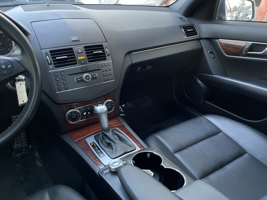2010 Mercedes-Benz C-Class 4dr Sdn C 300 Luxury RWD, available for sale in Corona, California | Green Light Auto. Corona, California 2010 Mercedes-Benz C-Class 4dr Sdn C 300 Luxury RWD, available for sale in Corona, California | Green Light Auto. Corona, California