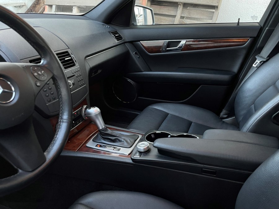 2010 Mercedes-Benz C-Class 4dr Sdn C 300 Luxury RWD, available for sale in Corona, California | Green Light Auto. Corona, California 2010 Mercedes-Benz C-Class 4dr Sdn C 300 Luxury RWD, available for sale in Corona, California | Green Light Auto. Corona, California