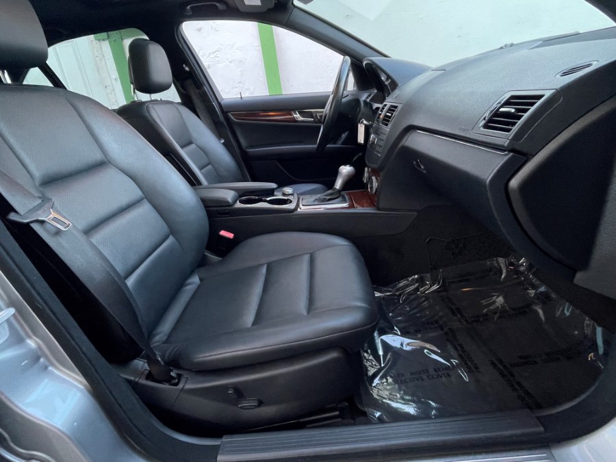 2010 Mercedes-Benz C-Class 4dr Sdn C 300 Luxury RWD, available for sale in Corona, California | Green Light Auto. Corona, California 2010 Mercedes-Benz C-Class 4dr Sdn C 300 Luxury RWD, available for sale in Corona, California | Green Light Auto. Corona, California